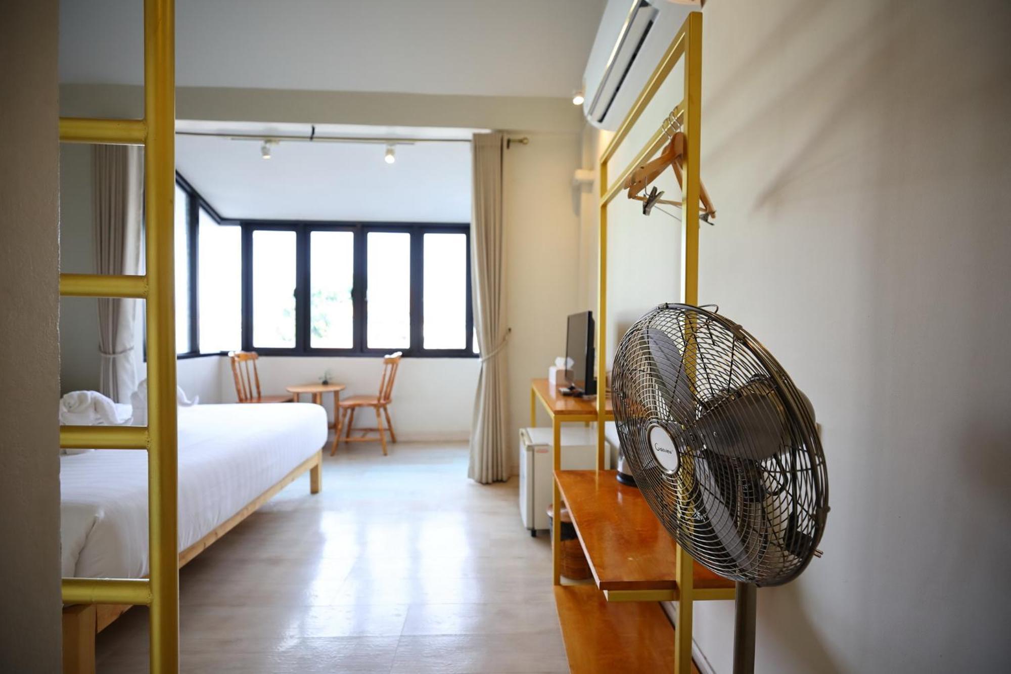 Poshtel Haven Bed & Breakfast Чиангмай Екстериор снимка