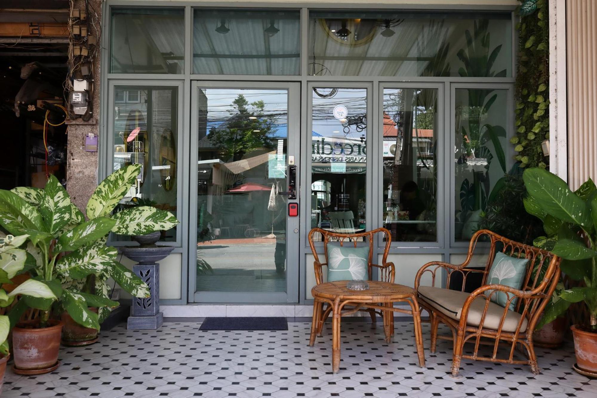 Poshtel Haven Bed & Breakfast Чиангмай Екстериор снимка